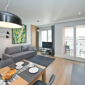 Chic Designer With Original Art And Old Town View Apartament