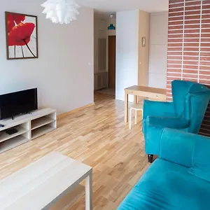 W Cichej Okolicy 5 Minut Od Centrum Apartament